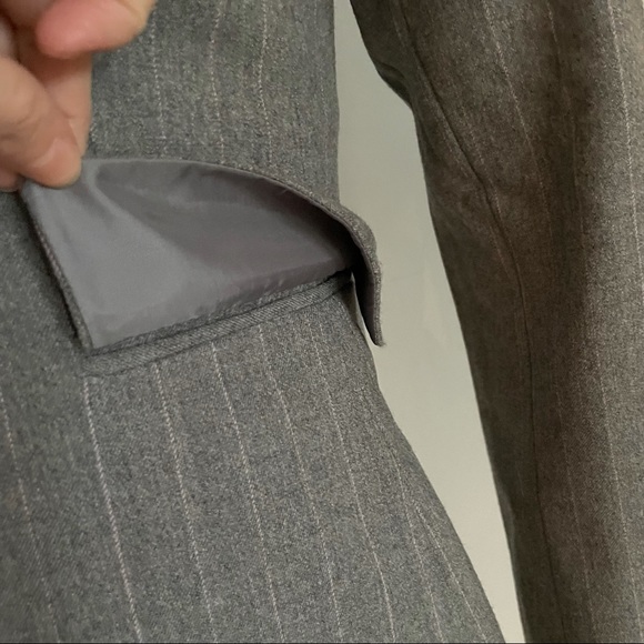 Petite gray striped wool blazer with single button closure - Picture 4 of 8